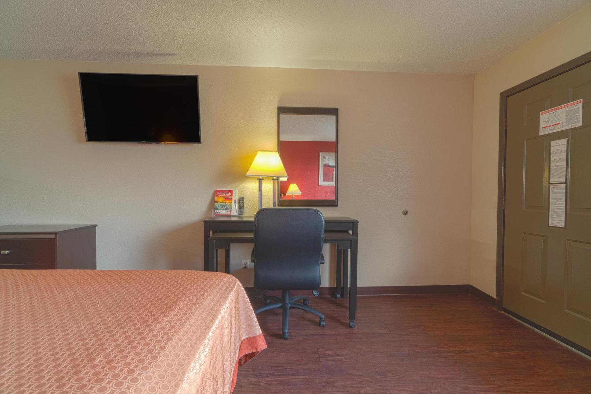 Regency Inn&Suites Bay City Exterior foto