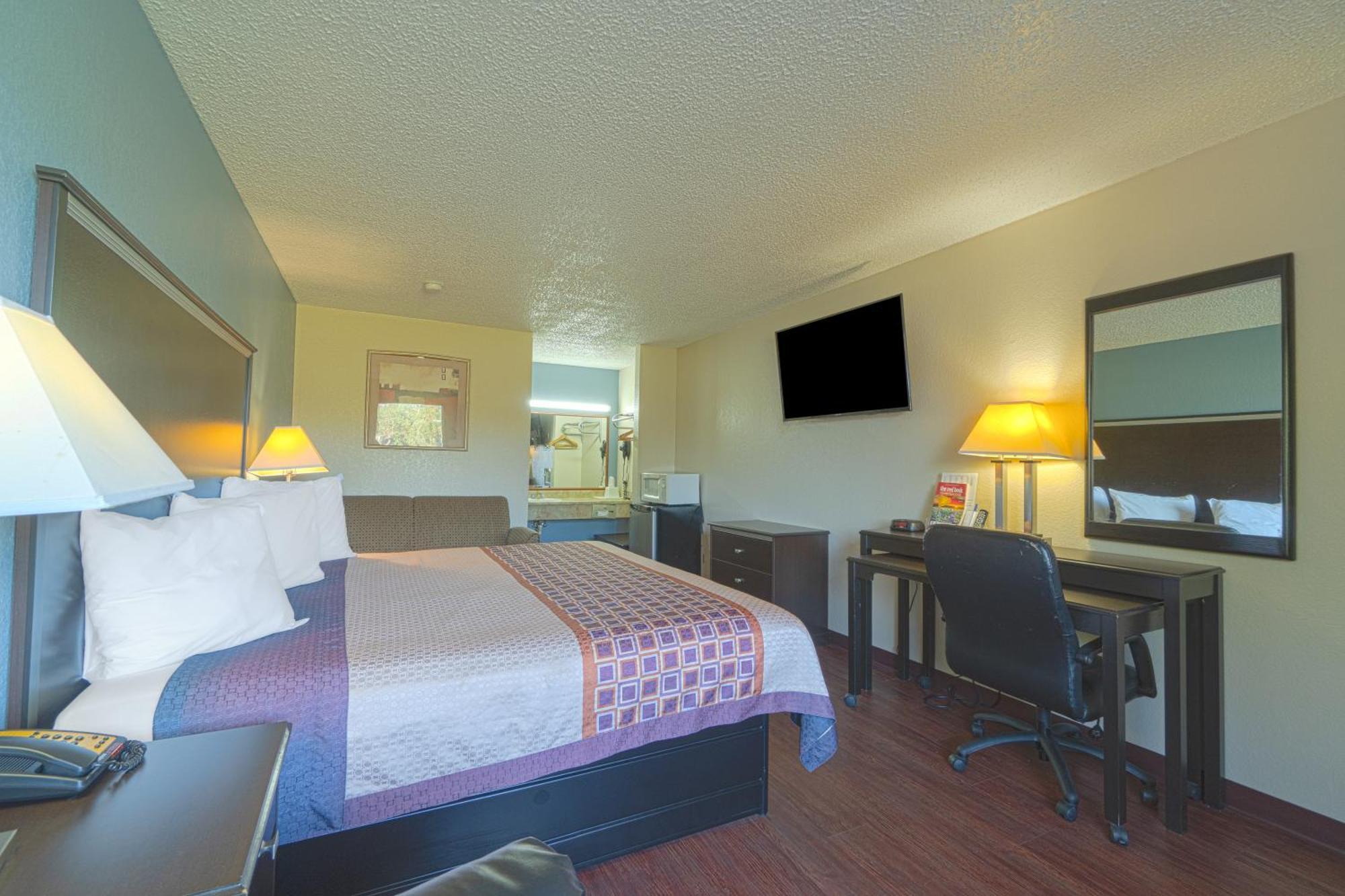 Regency Inn&Suites Bay City Exterior foto