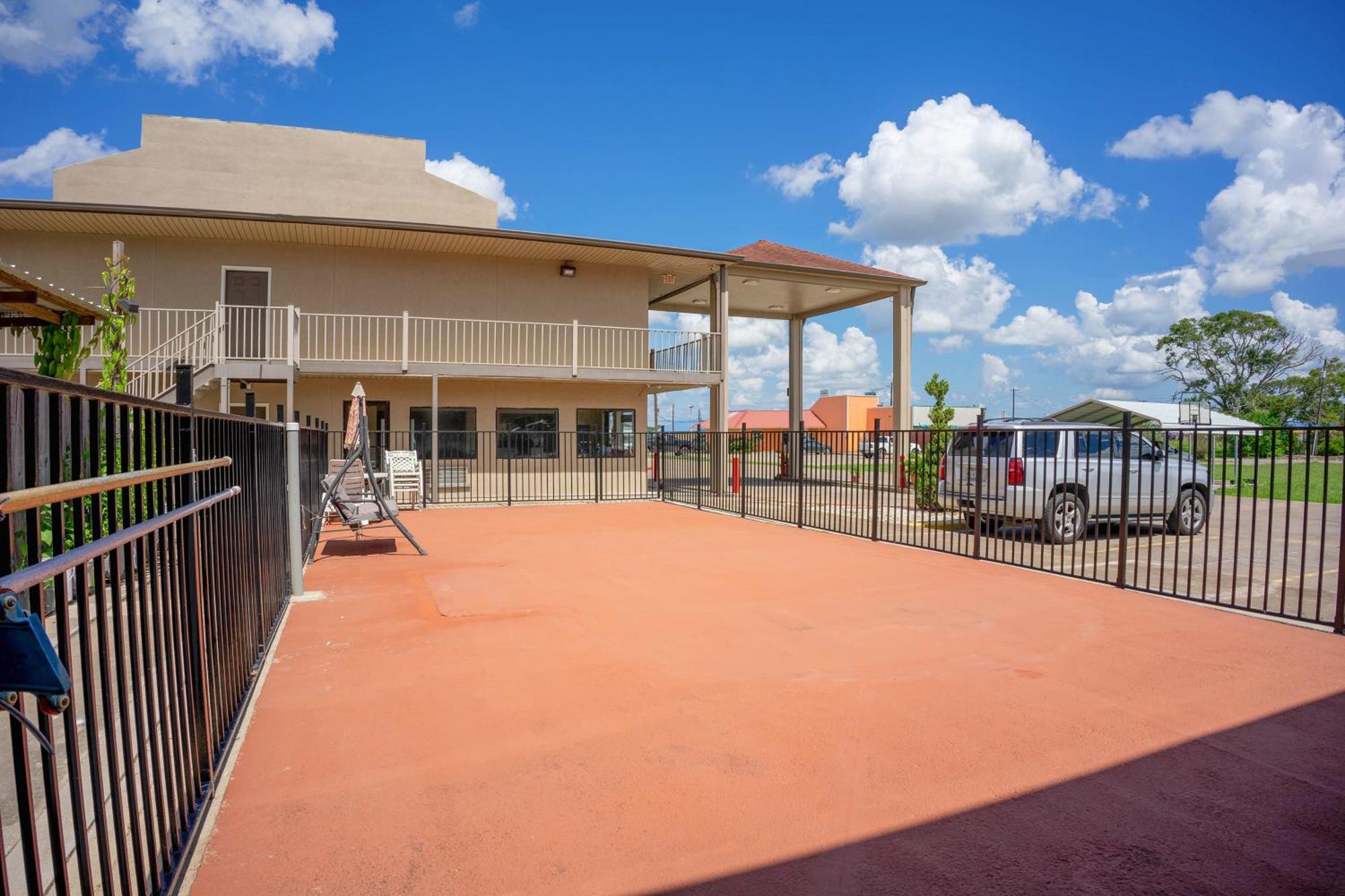 Regency Inn&Suites Bay City Exterior foto