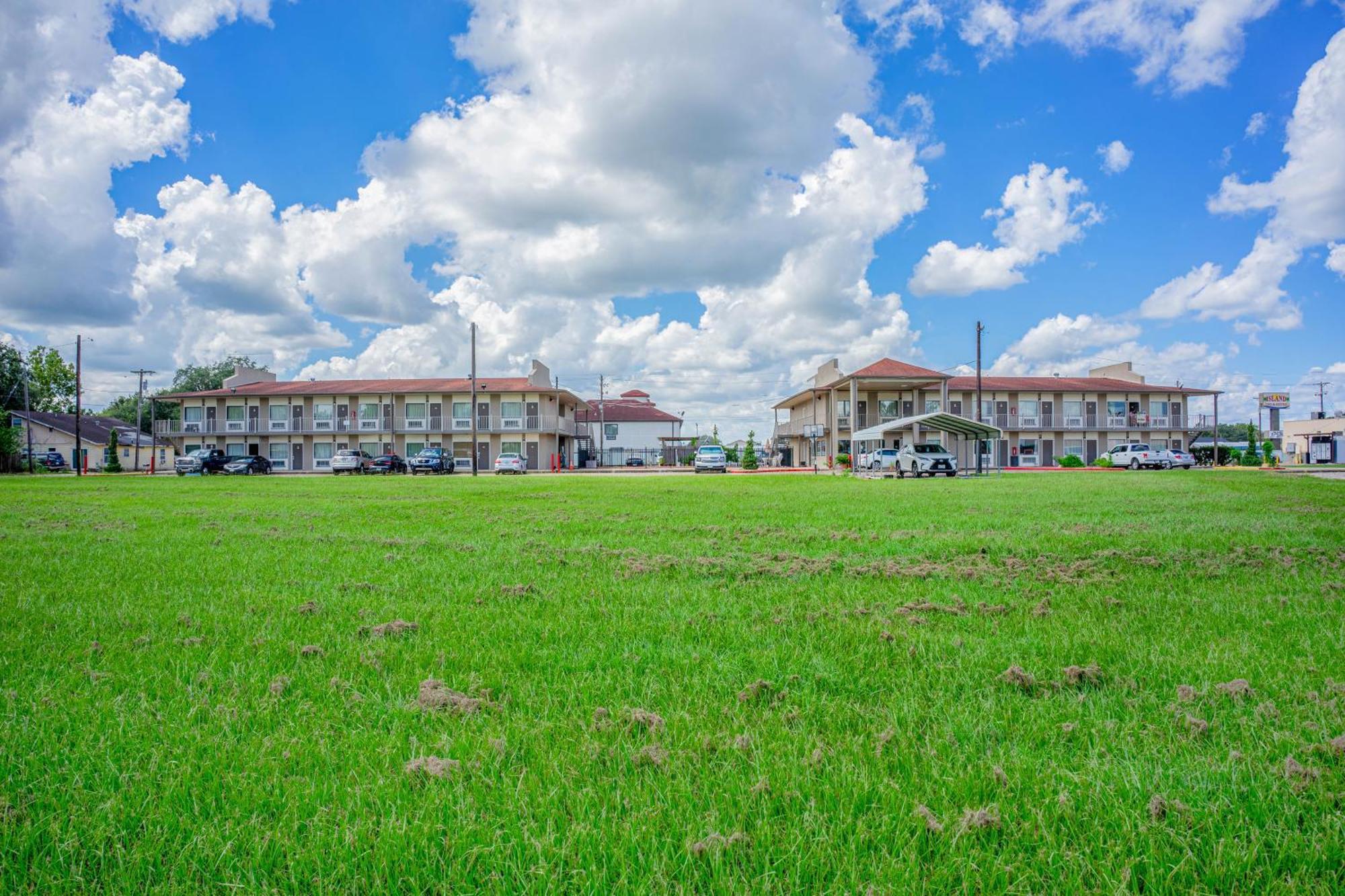Regency Inn&Suites Bay City Exterior foto